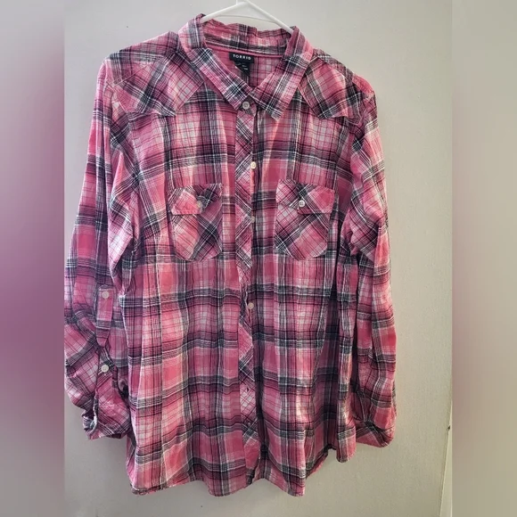 Torrid Size2 Pink Plaid Button-Up Shirt - Picture 1 of 2